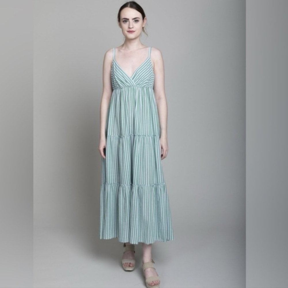 XiRENA Green & White Striped V-Neck Tiered Maxi Dress